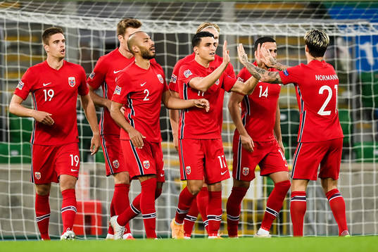 Mohamed «Moi» Elyounoussi of Norway celebrate the 0-1 goal