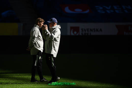 Assistant coach Peter Wettergren and head coach Janne