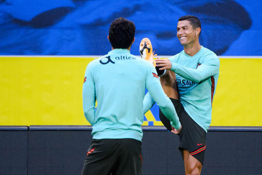 Bläddra bland fler bilder av Football, Nations League, Portugal, training