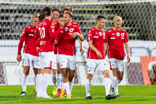 Degerfors spelare jublar
