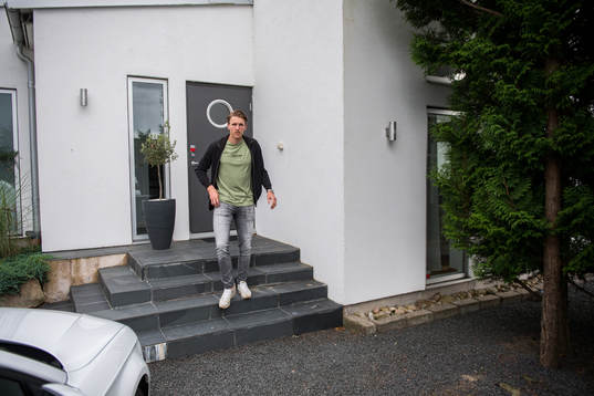 Rögles Niklas Hansson hemma i sitt hem