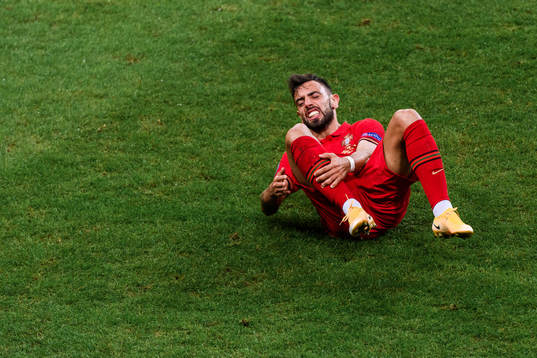 Bruno Fernandes of Portugal in pain