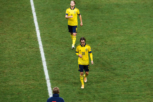 Albin Ekdal and Kristoffer Olsson of Sweden look dejected