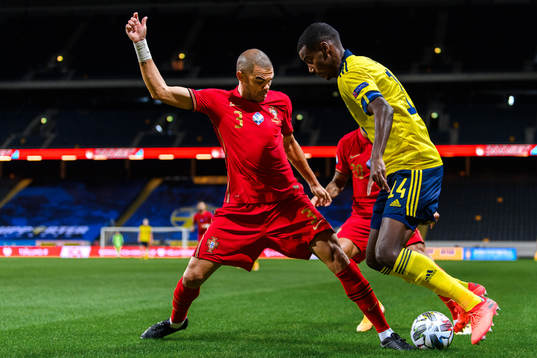Pepe of Portugal against Alexander Isak of Sweden