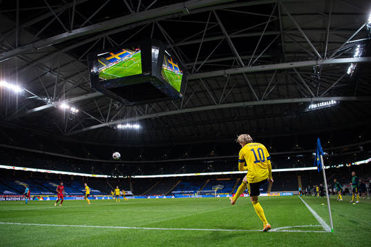 Emil Forsberg of Sweden with a corner kick