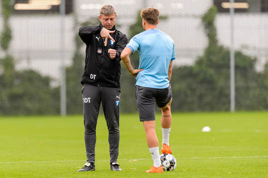Tränare Jon Dahl Tomasson och Eric Larsson