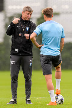 Tränare Jon Dahl Tomasson och Eric Larsson