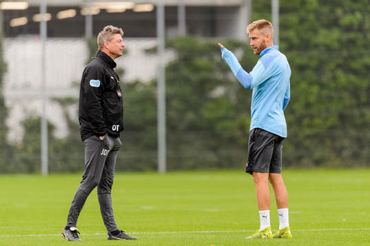 Tränare Jon Dahl Tomasson och Rasmus Bengtsson