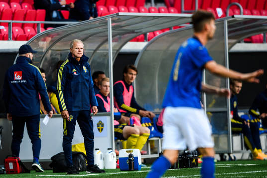 Head coach Roland Nilsson of Sweden