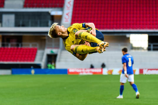 Pontus Almqvist of Sweden celebrates the 1-0 goal