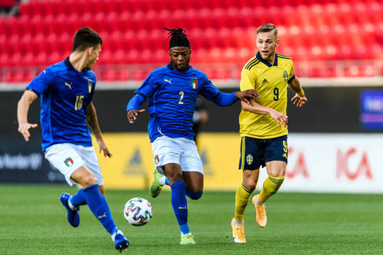 Claud Adjapong , Enriro Del Prato of Italy and Jesper
