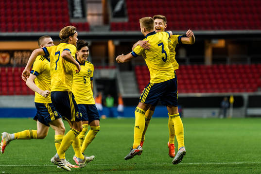Gustav Henriksson and Leo Bengtsson of Sweden celebrate the