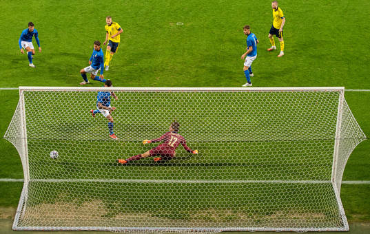 Bläddra bland fler bilder av Football, UEFA Euro Under-21 Qualifier, Sweden - Italy