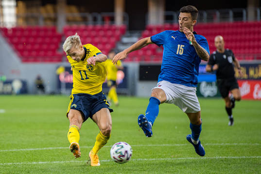 Pontus Almqvist of Sweden scores the 2-0 goal past Enriro