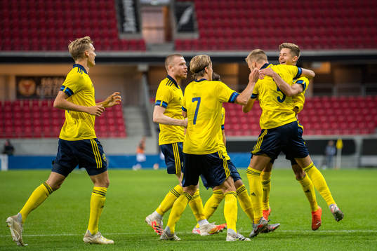 Gustav Henriksson of Sweden celebrate with teammates