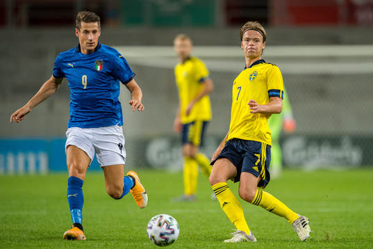 Andrea Pinamonti of Italy and August Erlingmark of Sweden