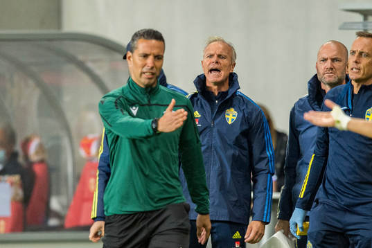 Head coach Roland Nilsson of Sweden