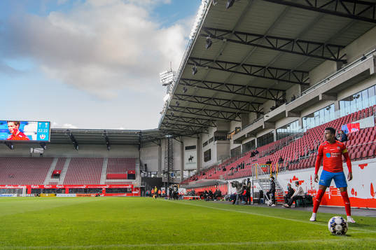 Helsingborgs Martin Olsson med en hörna