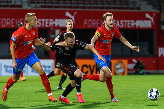 Kalmars Isak Jansson  i en kamp mot Helsingborgs Jakob