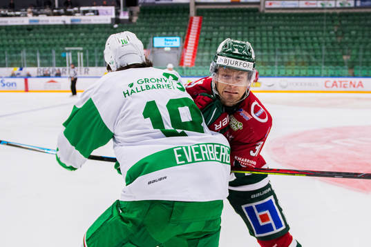 Rögles Dennis Everberg och Frölundas Nicklas Lasu