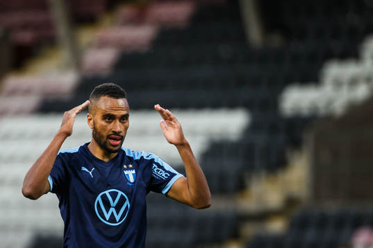 Malmö FFs Isaac Kiese Thelin reagerar