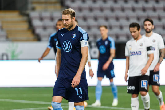 Malmö FFs Ola Toivonen deppar i halvtid