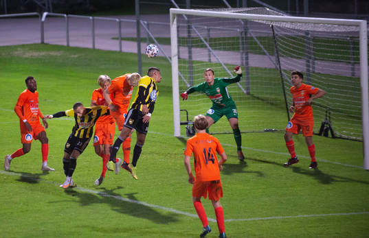 IFK Hässleholms Mustafa Owaid kvitterar till 2-2 i matchen