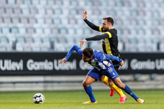 Hammarbys Abdul Khalili och IFK Göteborgs Hosam Aiesh