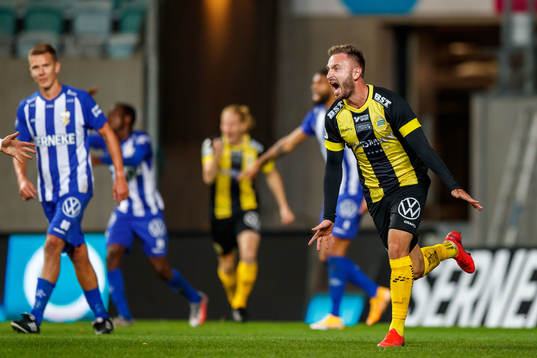Hammarbys Muamer Tankovic jublar
