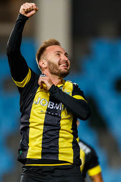 Hammarbys Muamer Tankovic jublar
