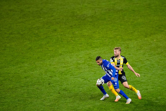 IFK Göteborgs Sargon Abraham och Hammarbys Mads Fenger