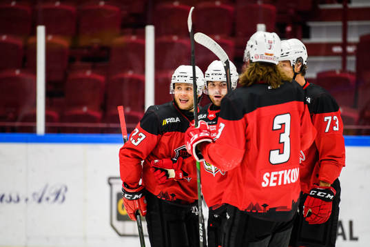 Malmö Redhawks Pontus Westerholm jublar med Christoffer