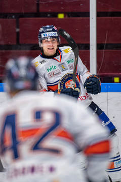 Växjös Jack Drury jublar