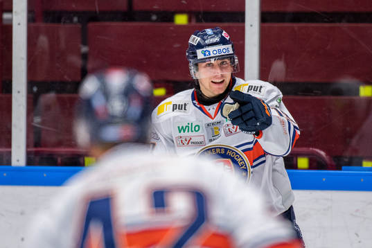 Växjös Jack Drury jublar