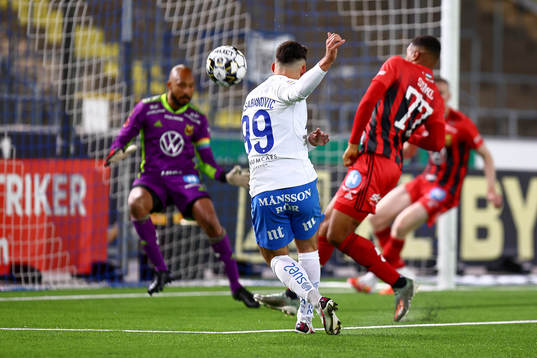 IFK Norrköpings Sead Haksabanovic missar en målchans