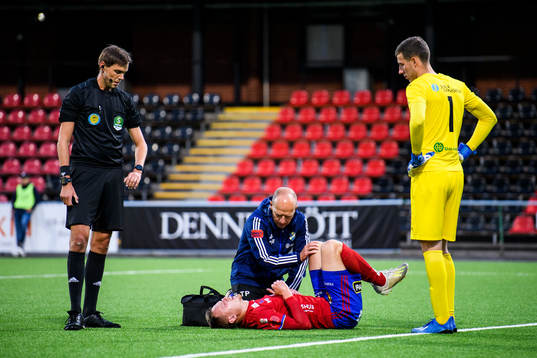 Östers Simon Alexandersson får läkarvård