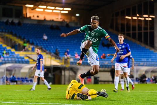 Trelleborgs målvakt Hampus Nilsson och Brages Seth Kanteh