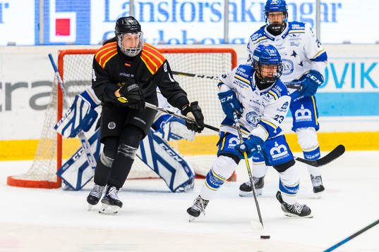 Brynäs Rosa Lindstedt och Leksands Saana Valkama