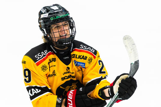 Luleås Emma Nordin jublar