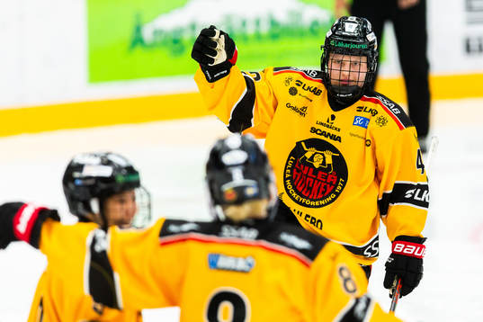 Luleås Viivi Vainikka jublar