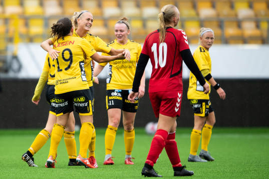 Elfsborgs Ellen Larsson jublar