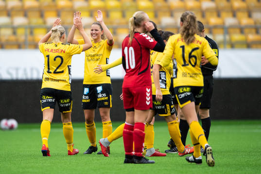 Elfsborgs Ellen Larsson jublar med Gabriella Uddh