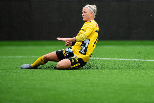 Elfsborgs Sara Jardving skjuter i mål