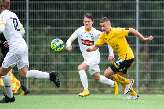 Elfsborgs Theo Lind och Häckens Kristophe Schepens hunder