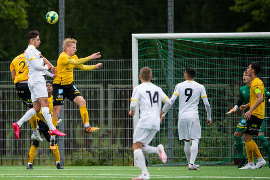 Elfsborgs Otto Gustafsson och Häckens Leonardo Farah