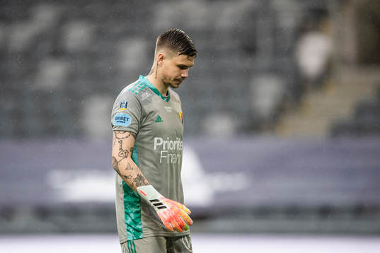 Djurgårdens målvakt Per Kristian Bråtveit deppar
