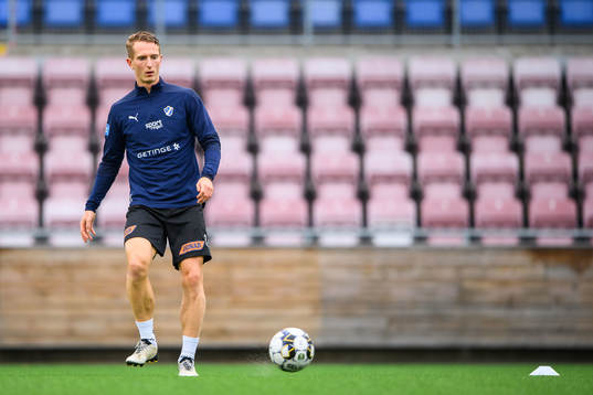 Halmstads Andreas Bengtsson värmer upp