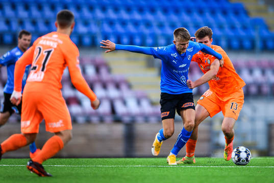 Halmstads Erik Ahlstrand och AFC Eskilstunas Wilhelm Loeper