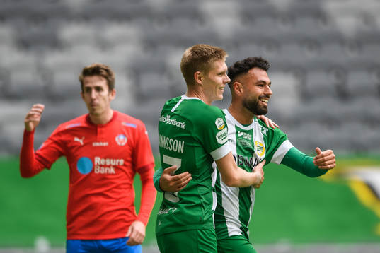 Hammarbys Imad Khalili jublar med Aron Johansson