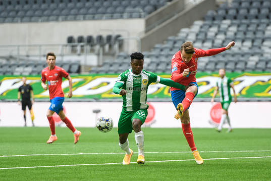 Hammarbys Akinkumni Amoo och Helsingborgs Alex Timossi